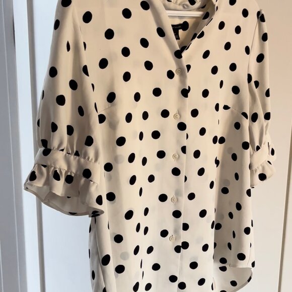 Ann Taylor White Polka Dot Blouse – Classic Professional Button-Down Top - Picture 4 of 4